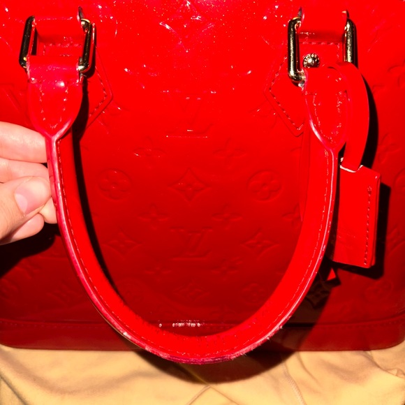 Louis Vuitton Alma patent leather handbag - Picture 5 of 10